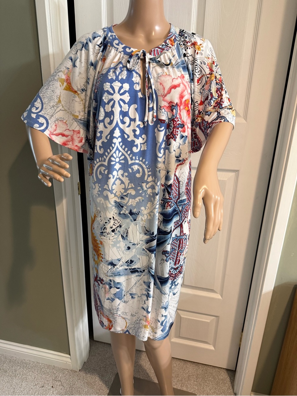 Chicos Dress Size 2 L Floral Tie Neck Casual Comfy Versatile Career Travel